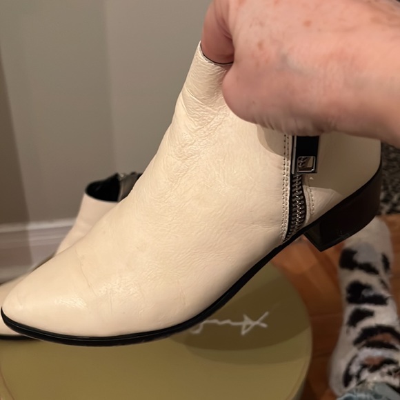 Soft supple slightly off-white leather booties - Picture 4 of 9